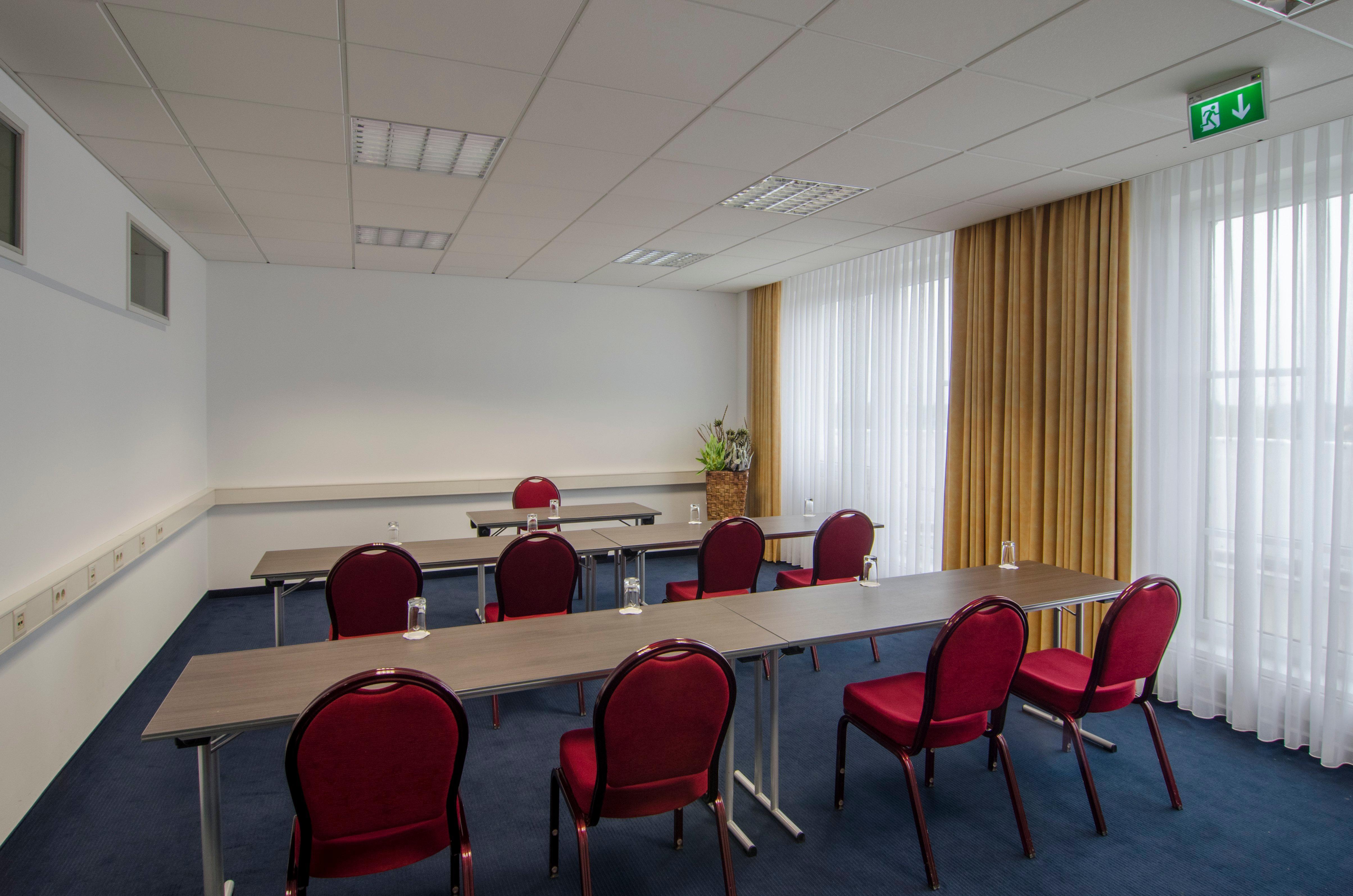 Holiday Inn Munich Unterhaching By Ihg Екстер'єр фото