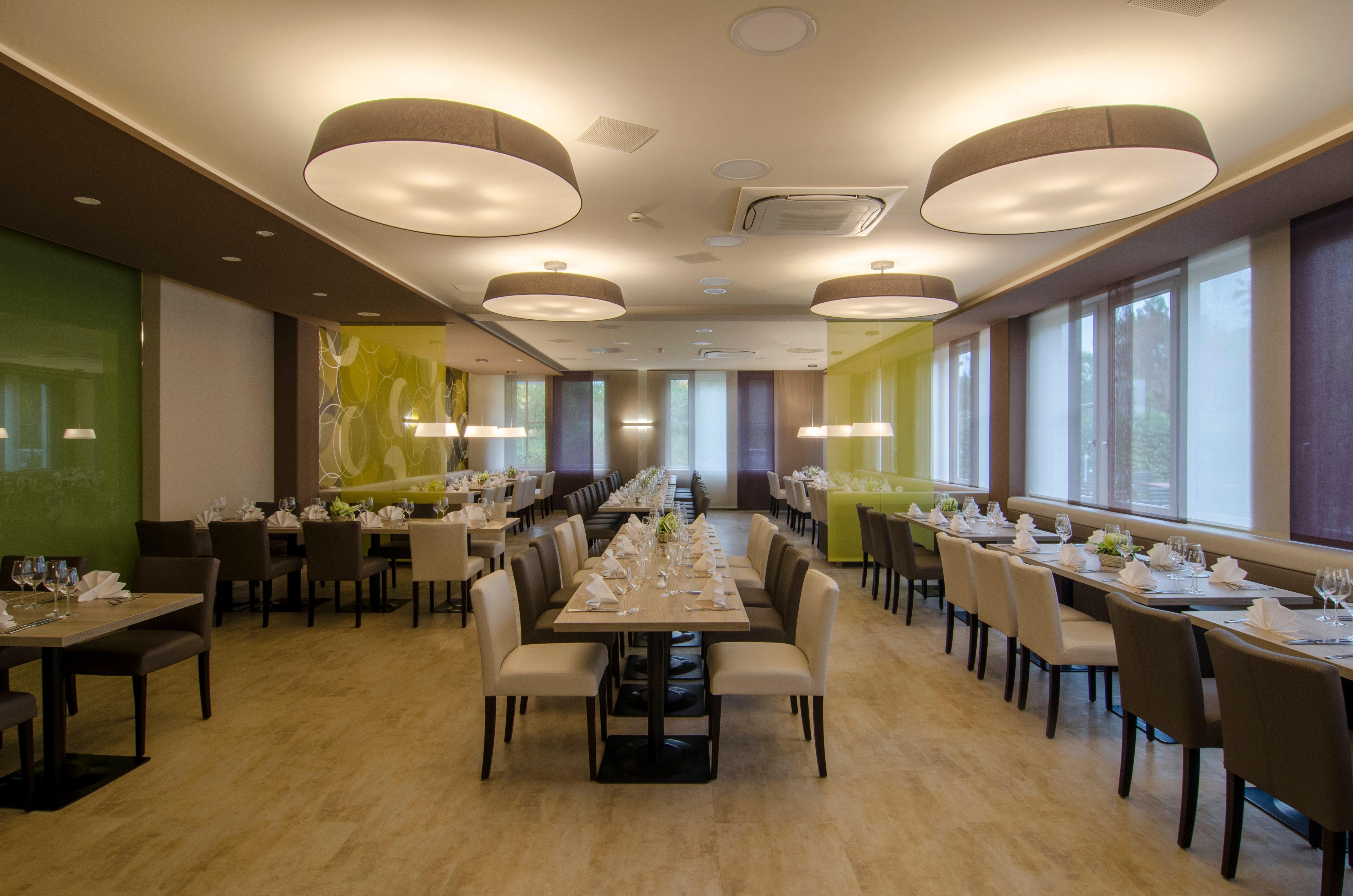 Holiday Inn Munich Unterhaching By Ihg Екстер'єр фото