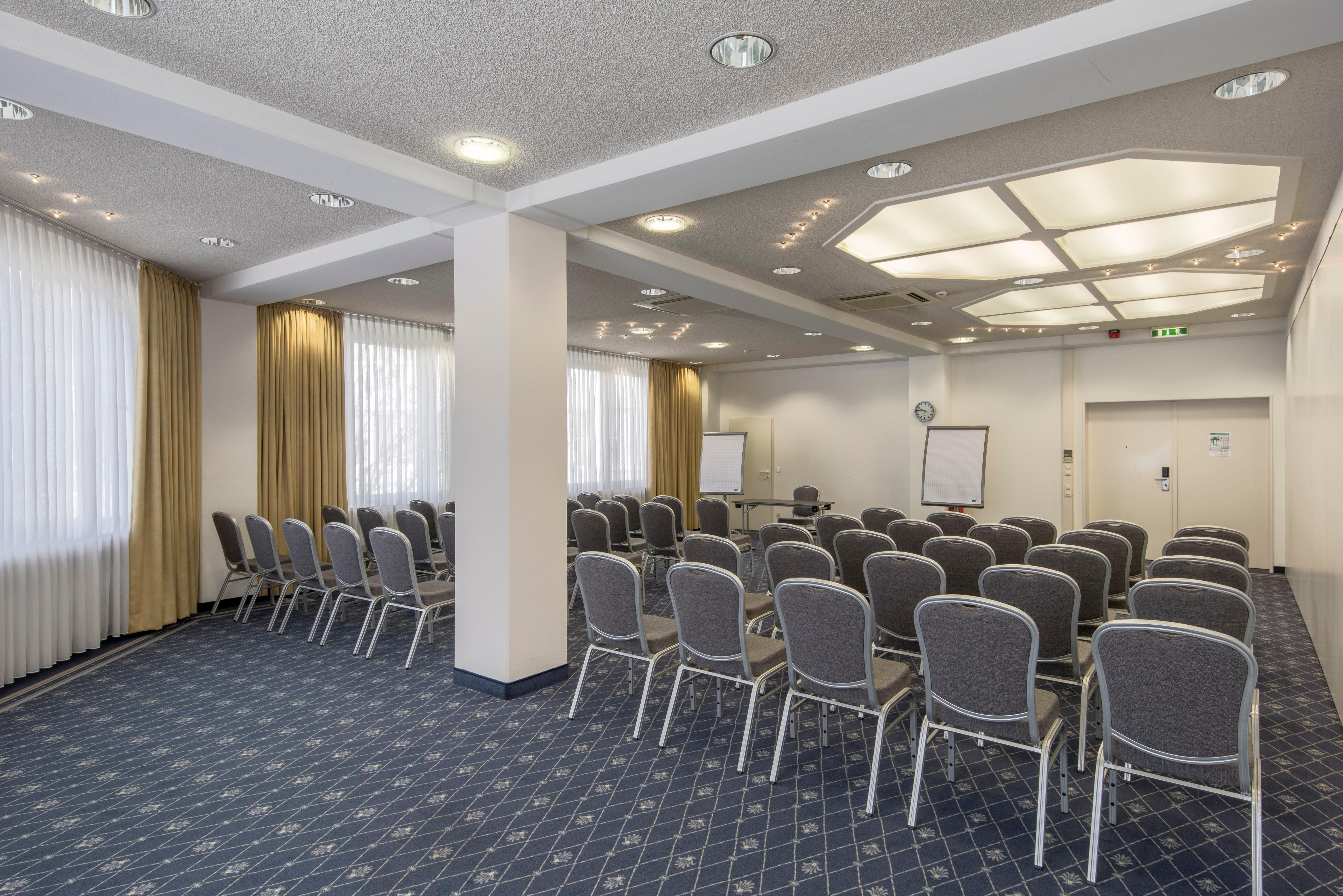 Holiday Inn Munich Unterhaching By Ihg Екстер'єр фото