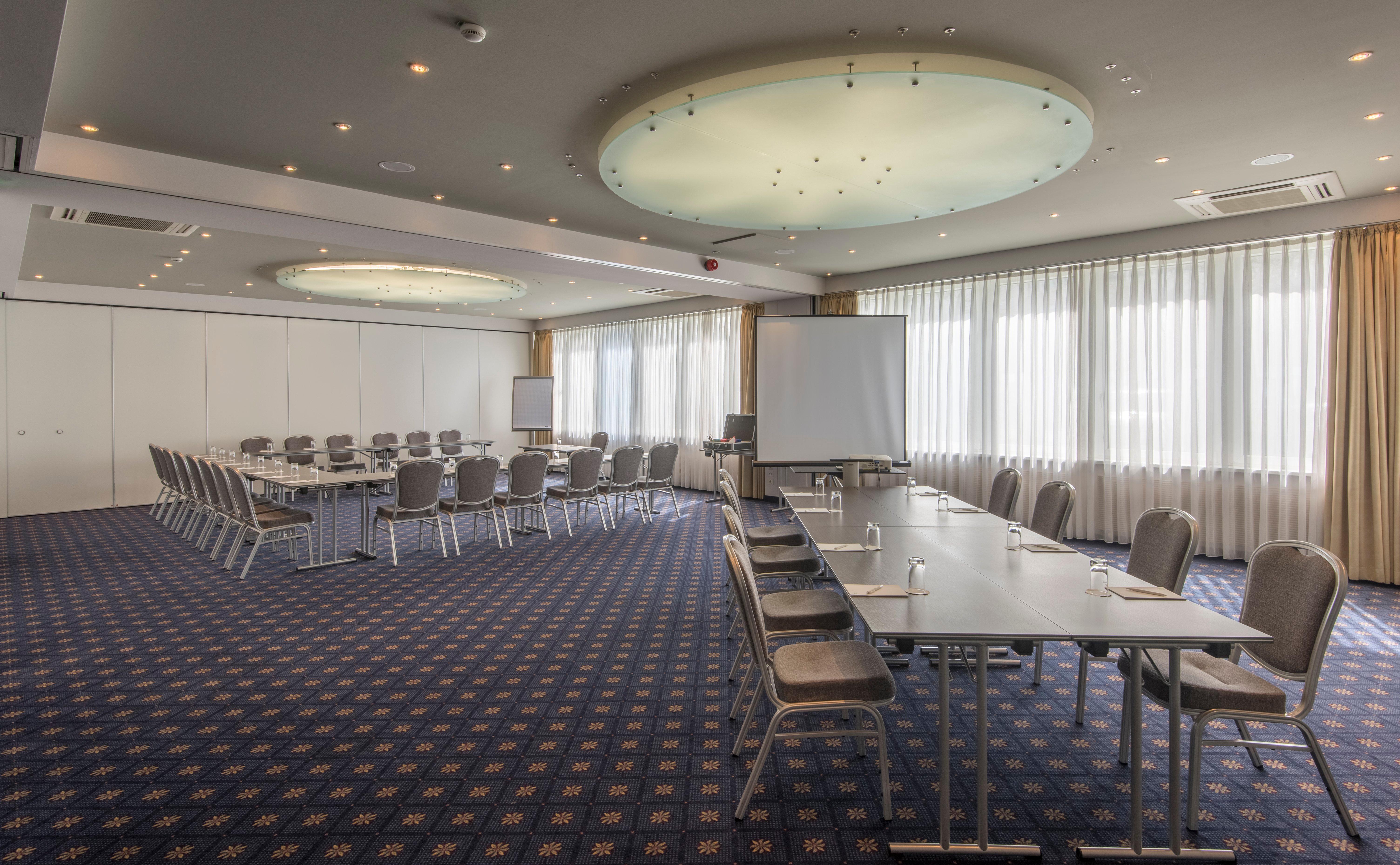 Holiday Inn Munich Unterhaching By Ihg Екстер'єр фото
