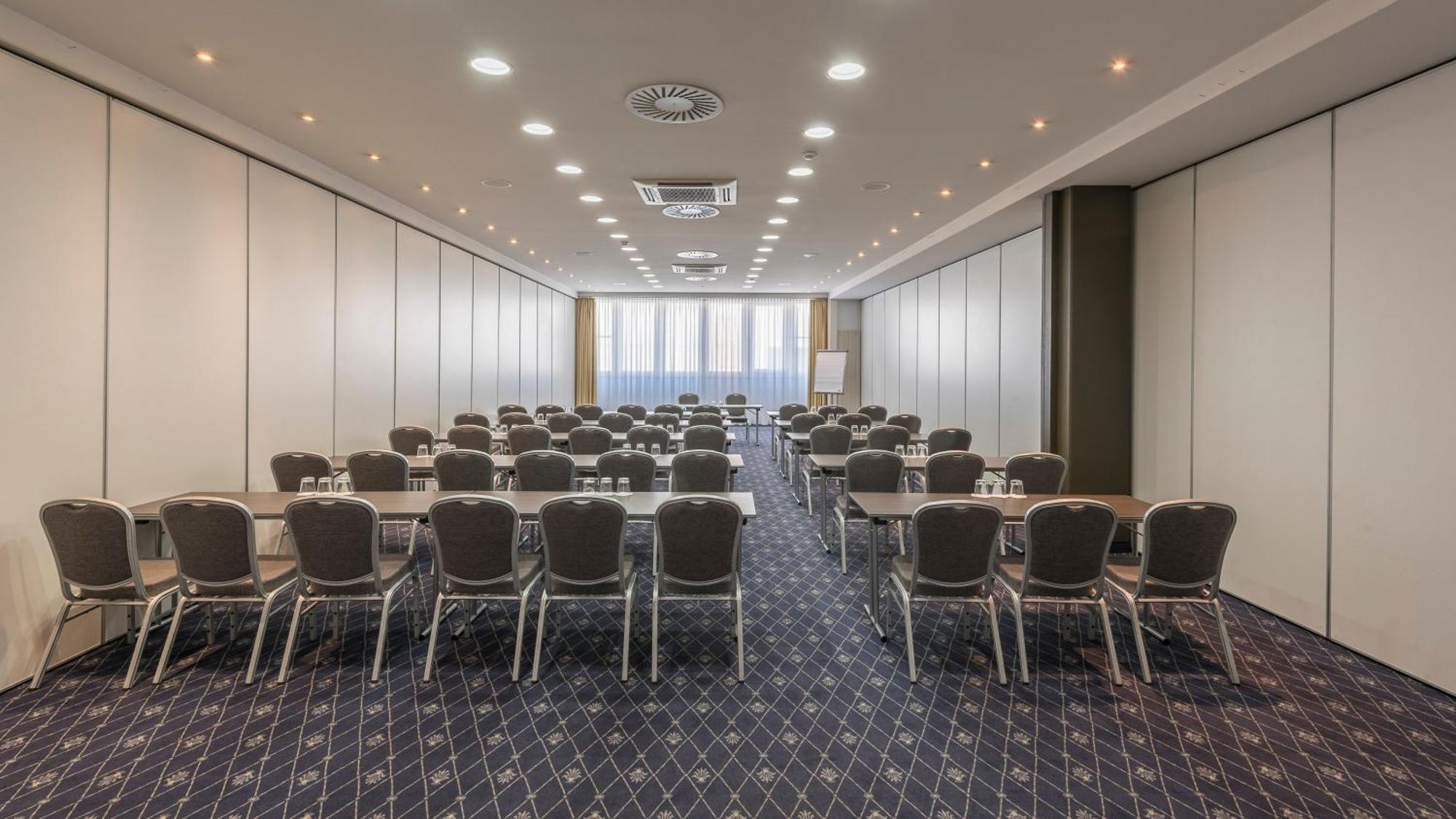 Holiday Inn Munich Unterhaching By Ihg Екстер'єр фото