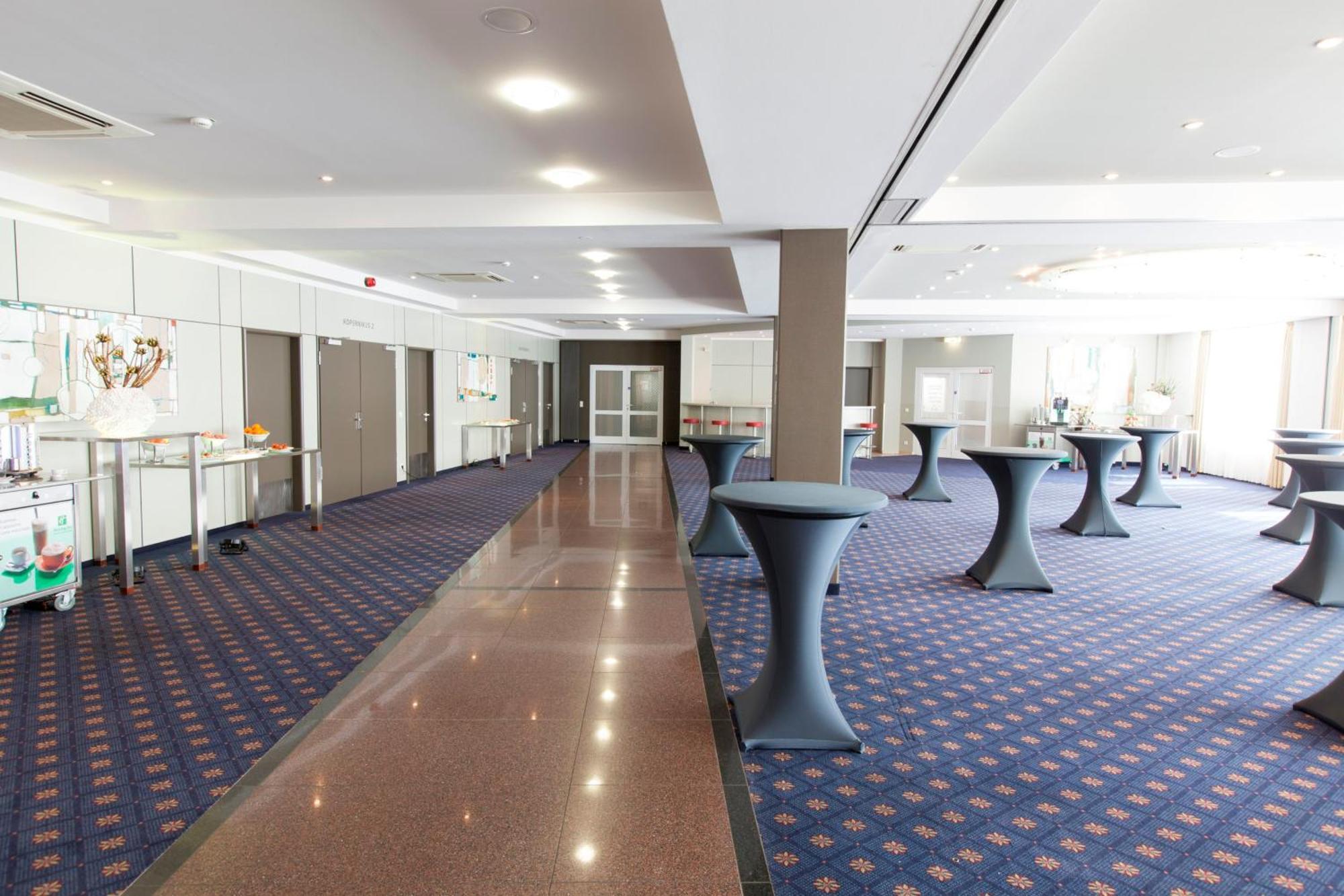 Holiday Inn Munich Unterhaching By Ihg Екстер'єр фото