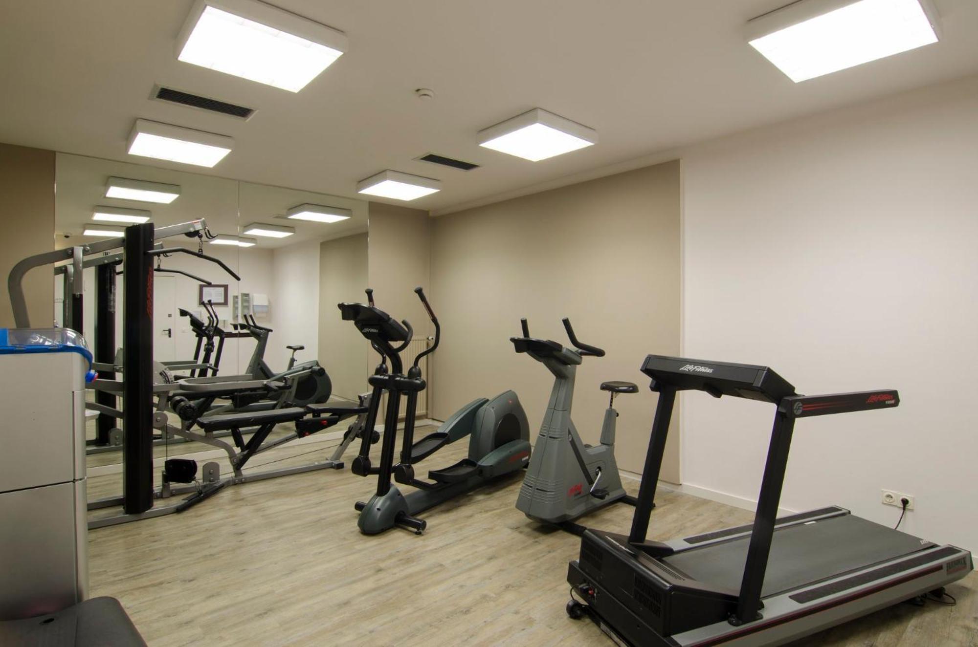 Holiday Inn Munich Unterhaching By Ihg Екстер'єр фото